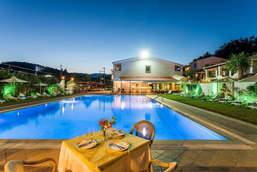 Paradise Inn Liapades Corfu ภายนอก รูปภาพ