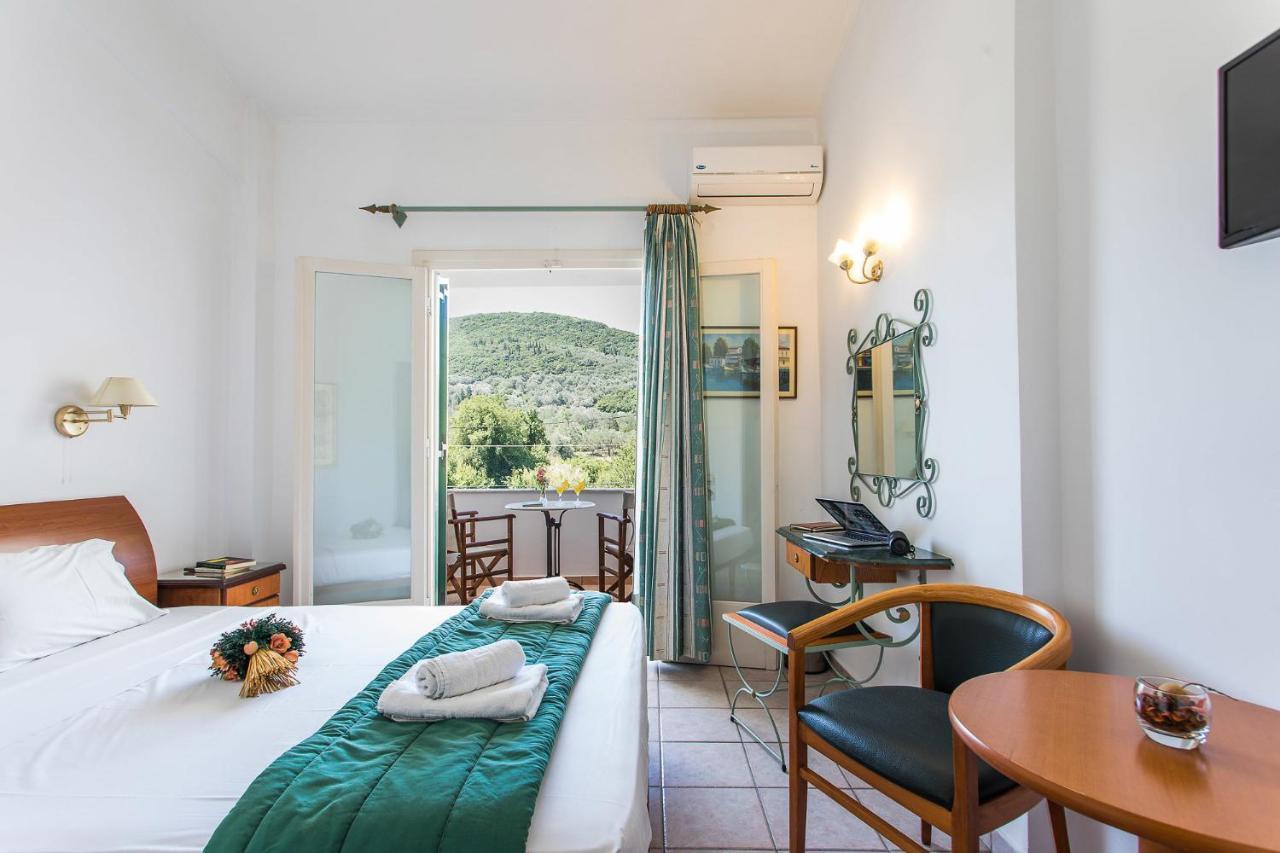 Paradise Inn Liapades Corfu ภายนอก รูปภาพ