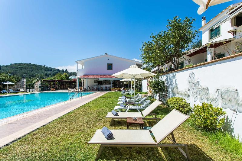Paradise Inn Liapades Corfu ภายนอก รูปภาพ
